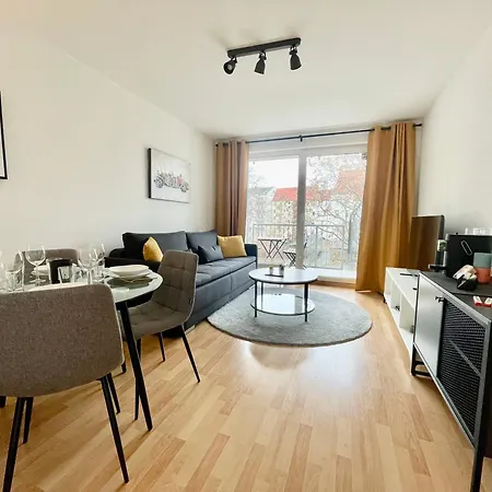 Design Lilly - Balkon - Wlan - Zentral شقة لبسيا